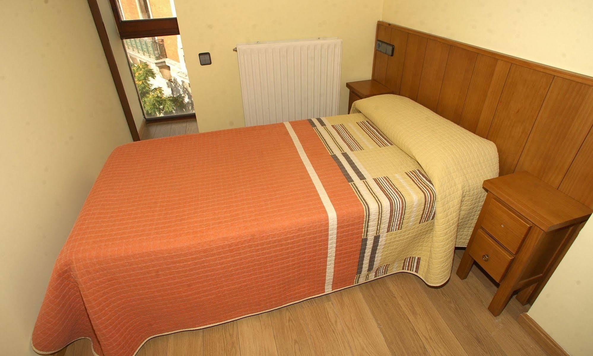 Hostal Caballeros Soria Exteriér fotografie