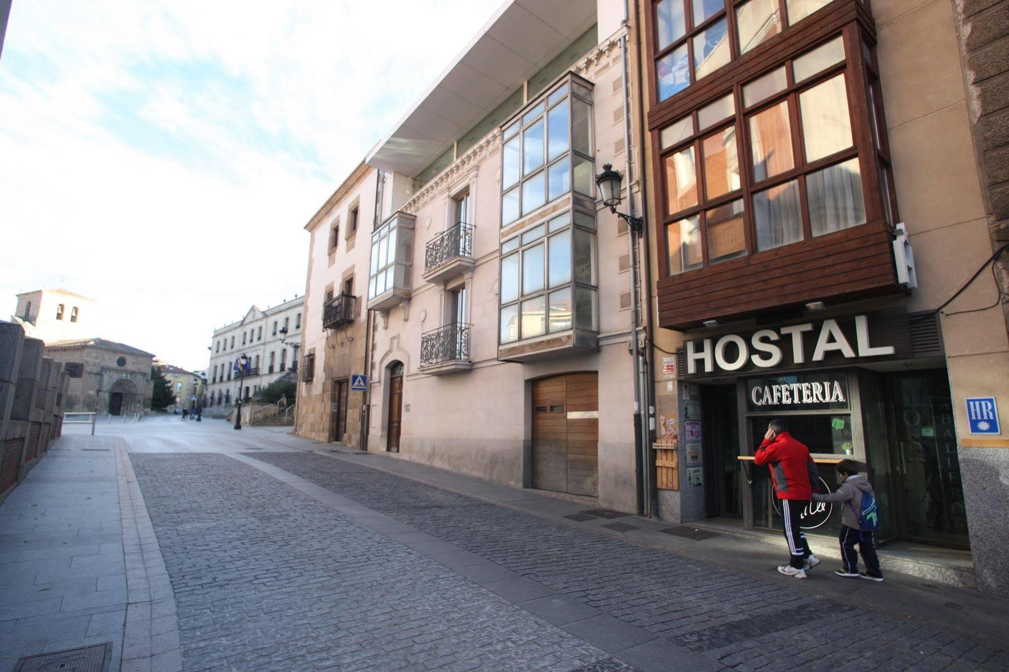 Hostal Caballeros Soria Exteriér fotografie